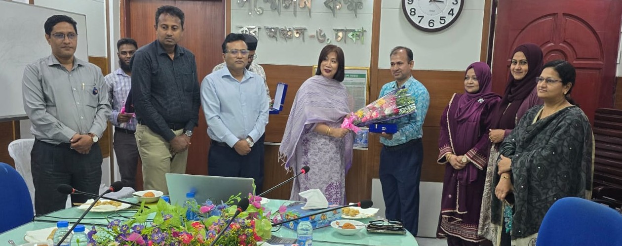 কর পরিদর্শক গণের বদলী জনিত কর কমিশনার মহোদয়ের অনুষ্ঠানে ফুলেল শুভেচ্ছা